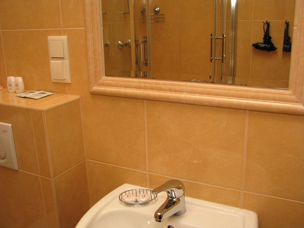 Hotel Płock Szoba fotó