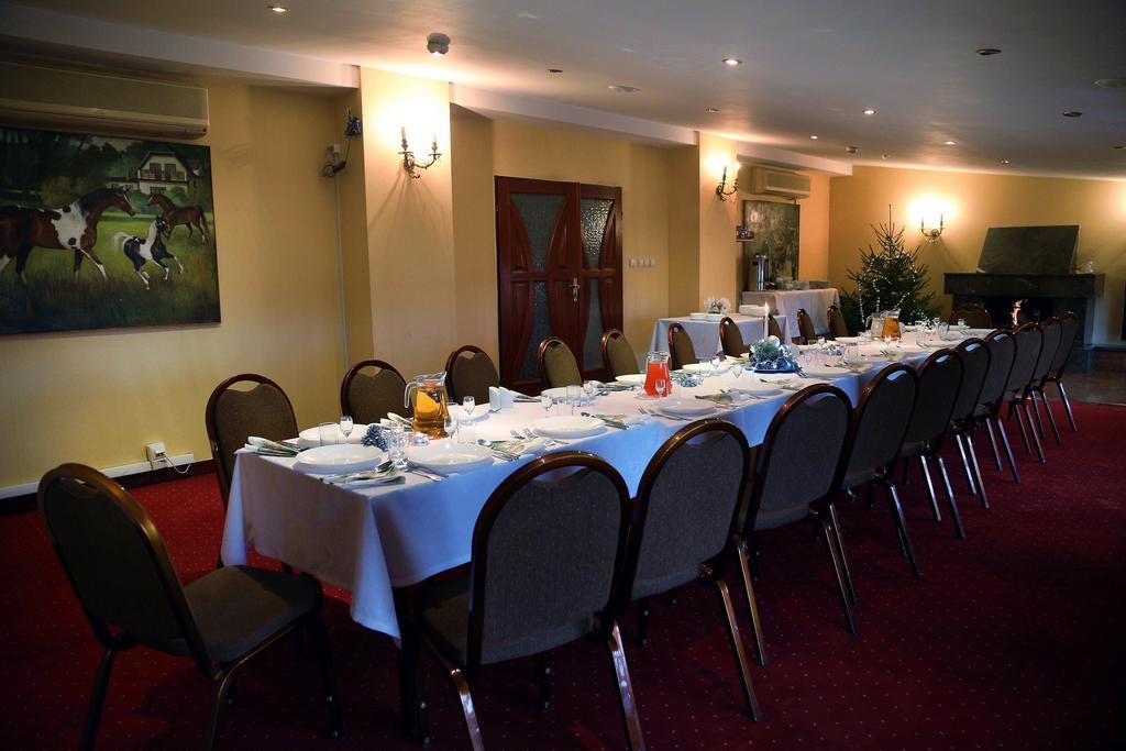 Hotel Płock Kültér fotó