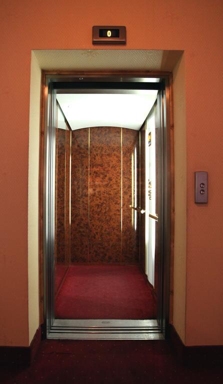 Hotel Płock Kültér fotó